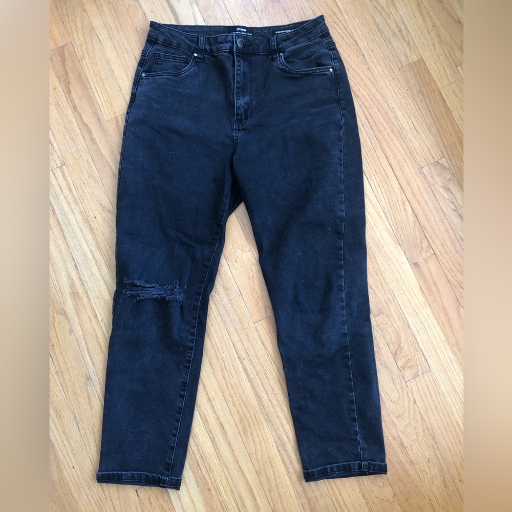 Distressed mom jean
